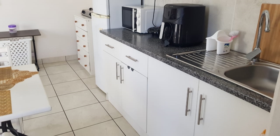 To Let 1 Bedroom Property for Rent in Laguna Sands Western Cape